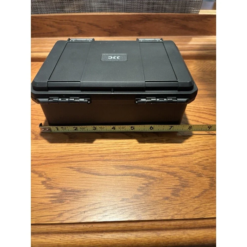 NIB -  JJC Professional JBC-15X135 Waterproof 35mm Film Case Canisters Holder